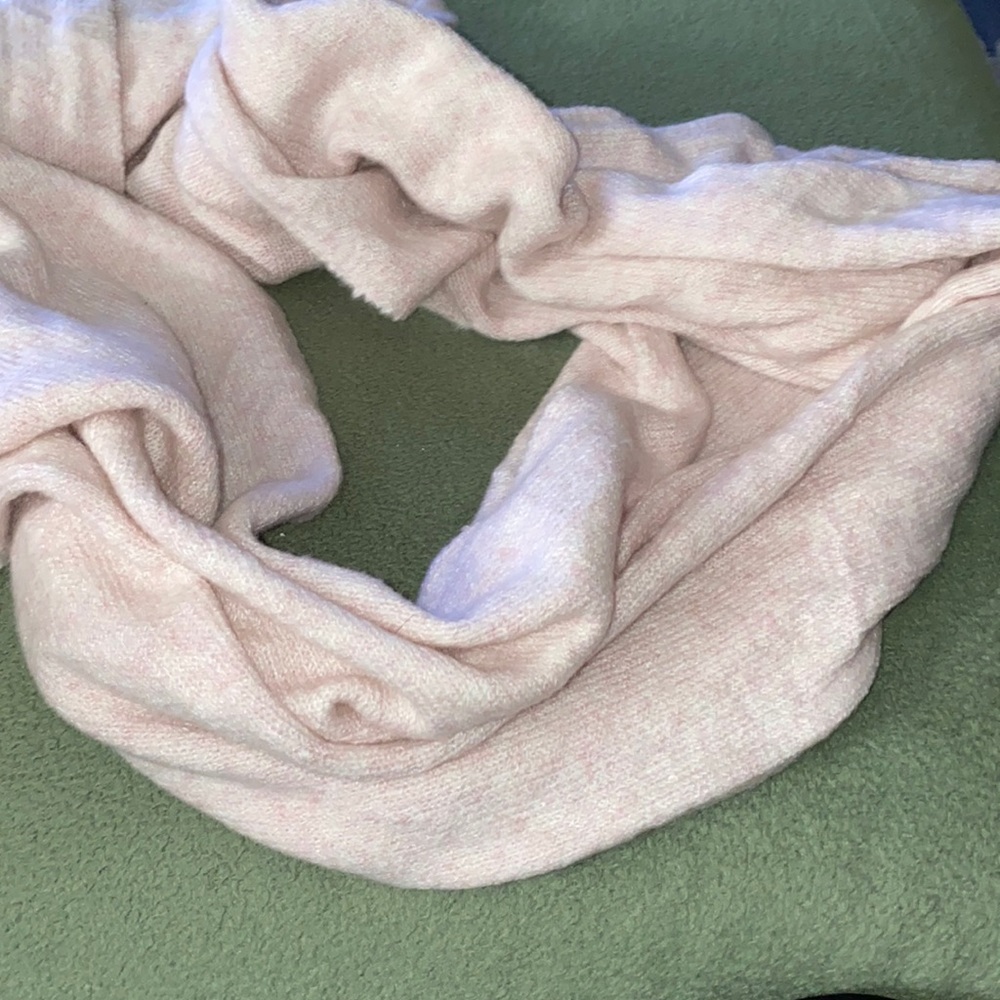 Tabitha Webb light, soft baby pink Infiniti scarf 20”x72” EUC!